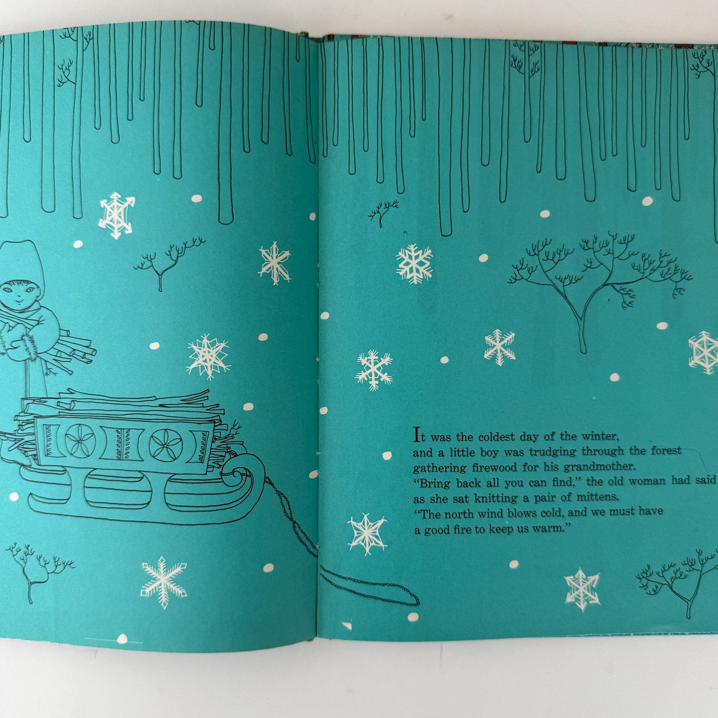 The Mitten, An Old Ukranian Folktale, Weekly Reader 1964 Hardcover - Pretty Old Books