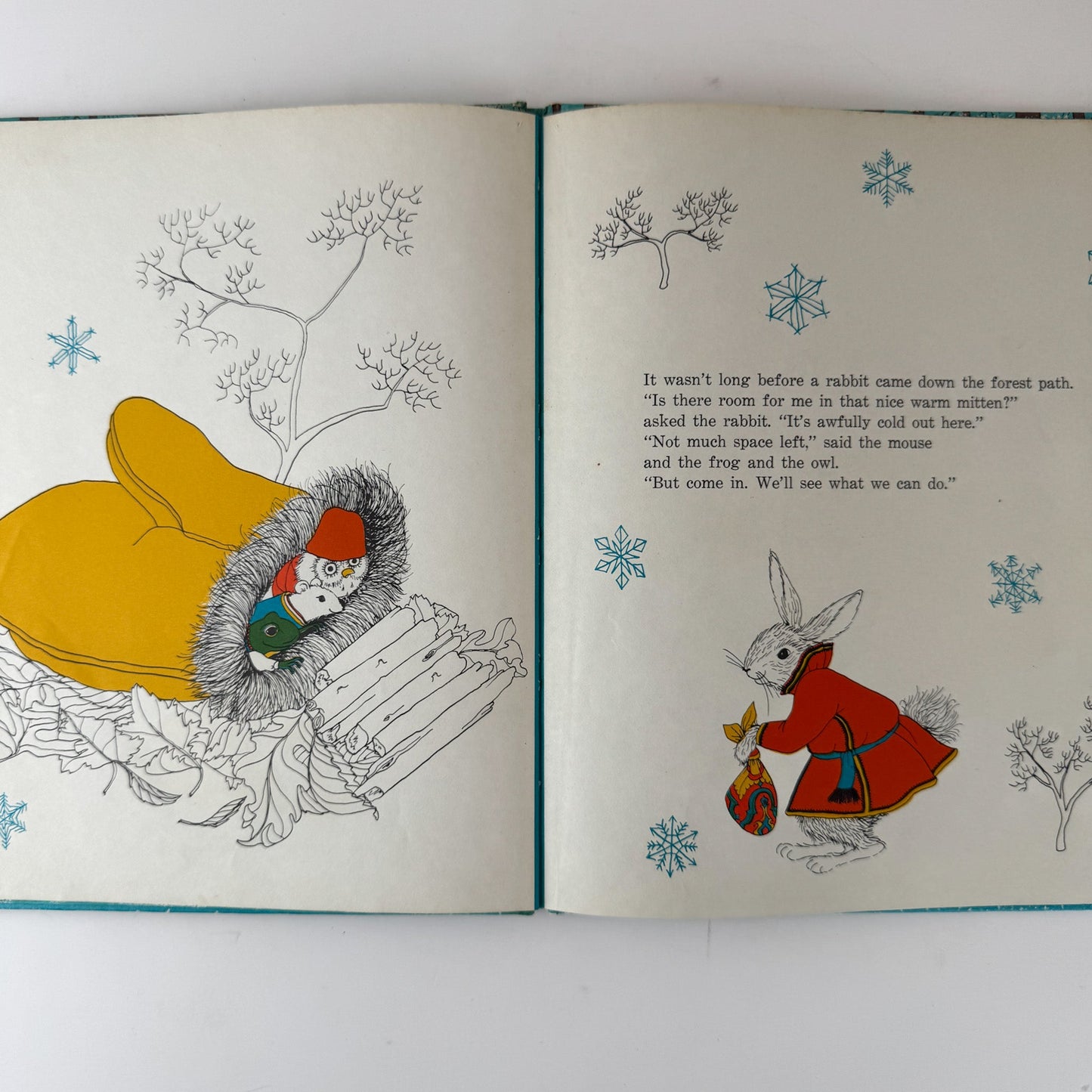 The Mitten, An Old Ukranian Folktale, Weekly Reader 1964 Hardcover - Pretty Old Books