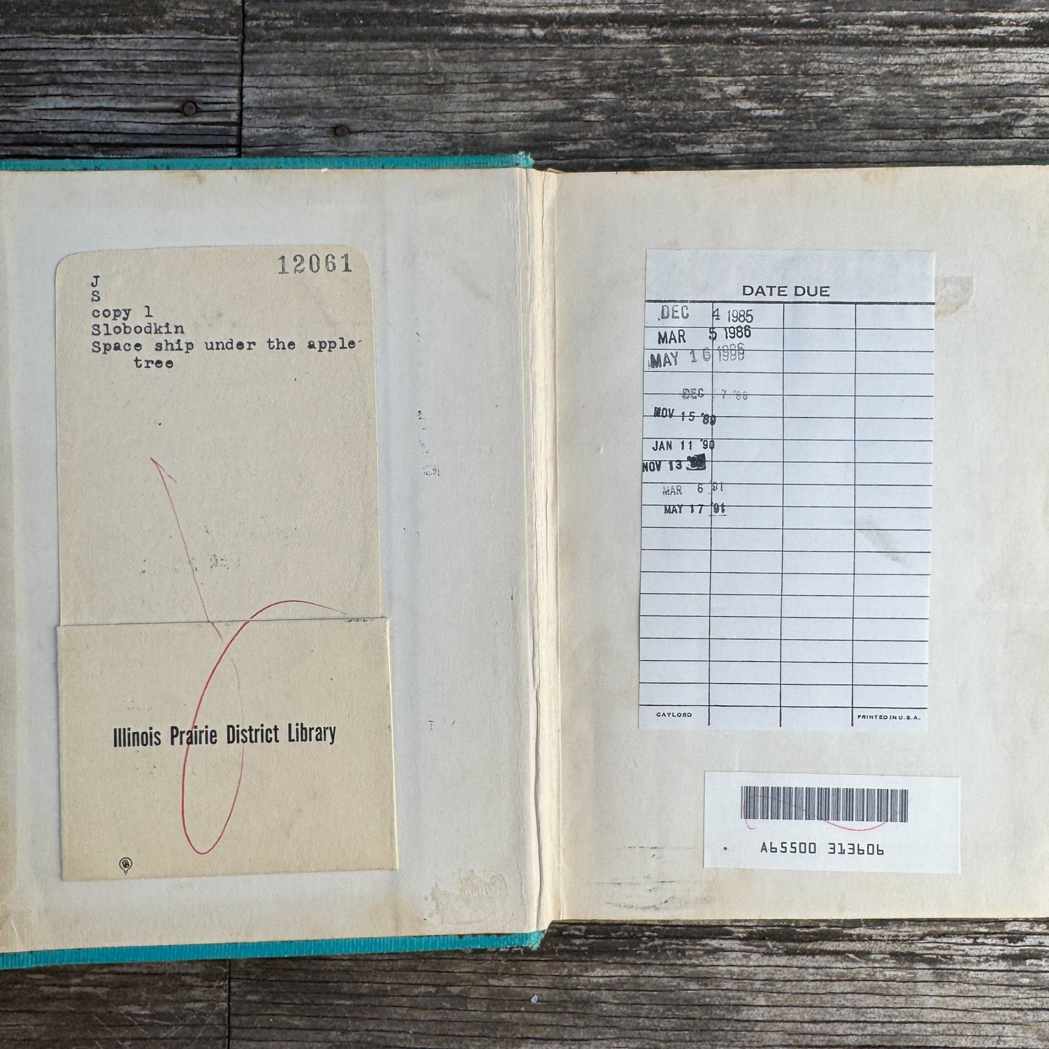 The Space Ship Under the Apple Tree, Louis Slobodkin, 1954 - Pretty Old Books