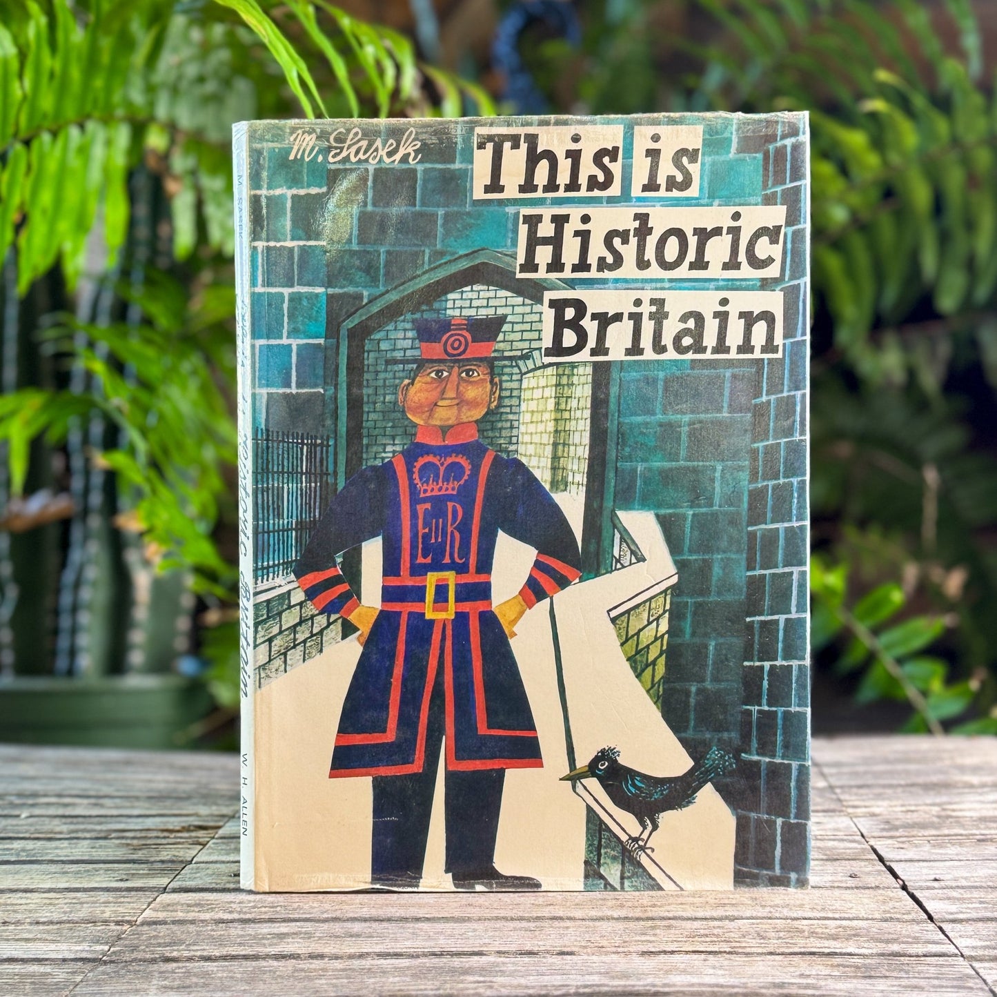 This Is Historic Britain, M. Sasek, 1974 - Pretty Old Books