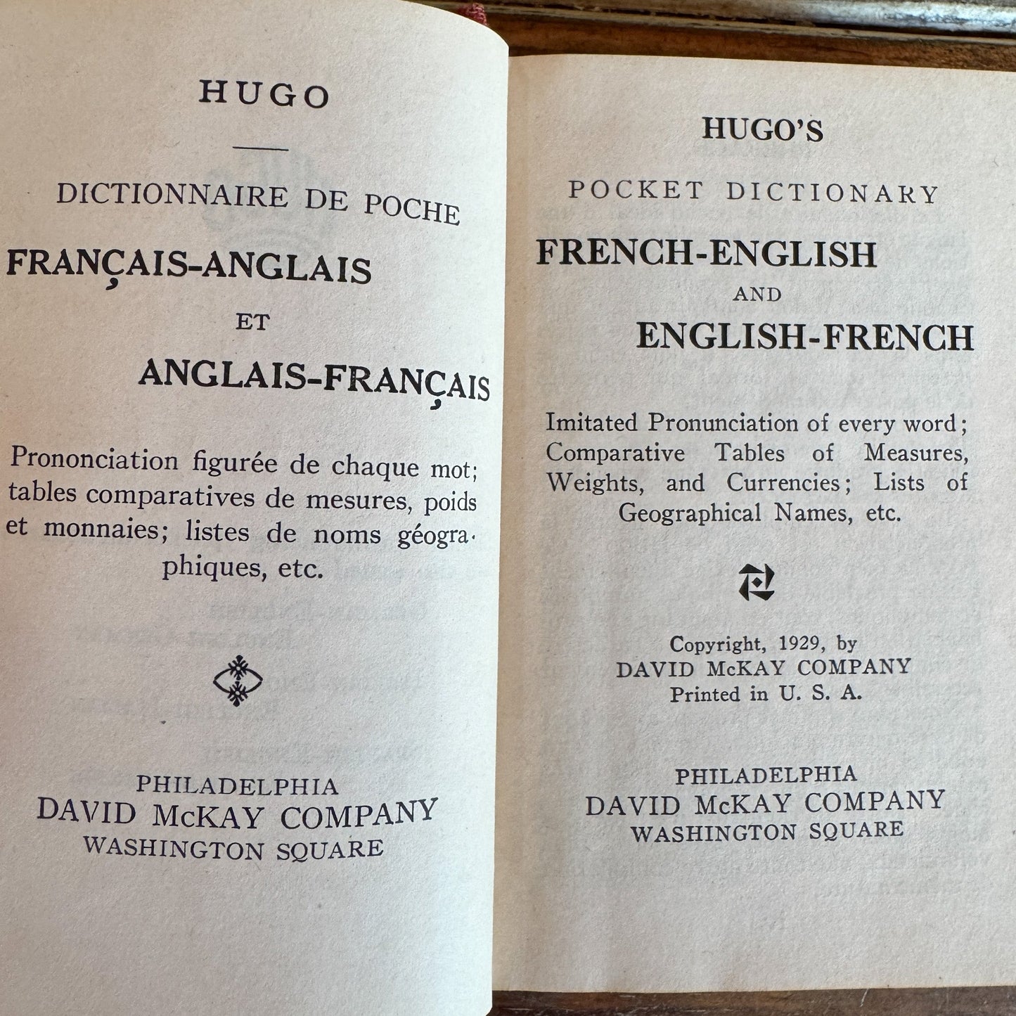 Tiny 1929 Vintage French - English Dictionary - Pretty Old Books