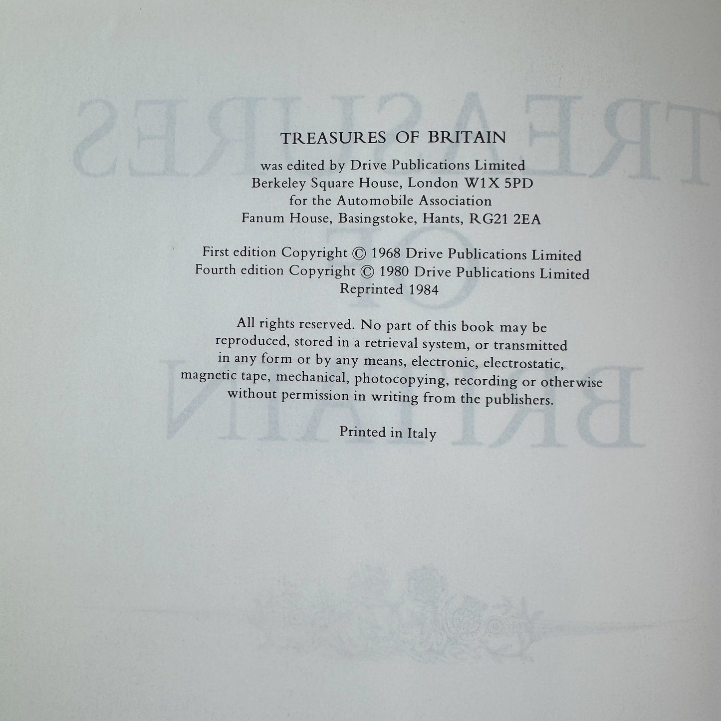 Treasures of Britain: A Traveller's Guide to the Riches of Britain and Ireland - Pretty Old Books